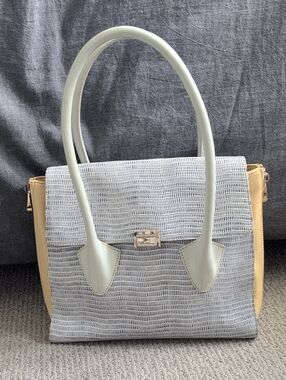 Pour La Victoire Handbag